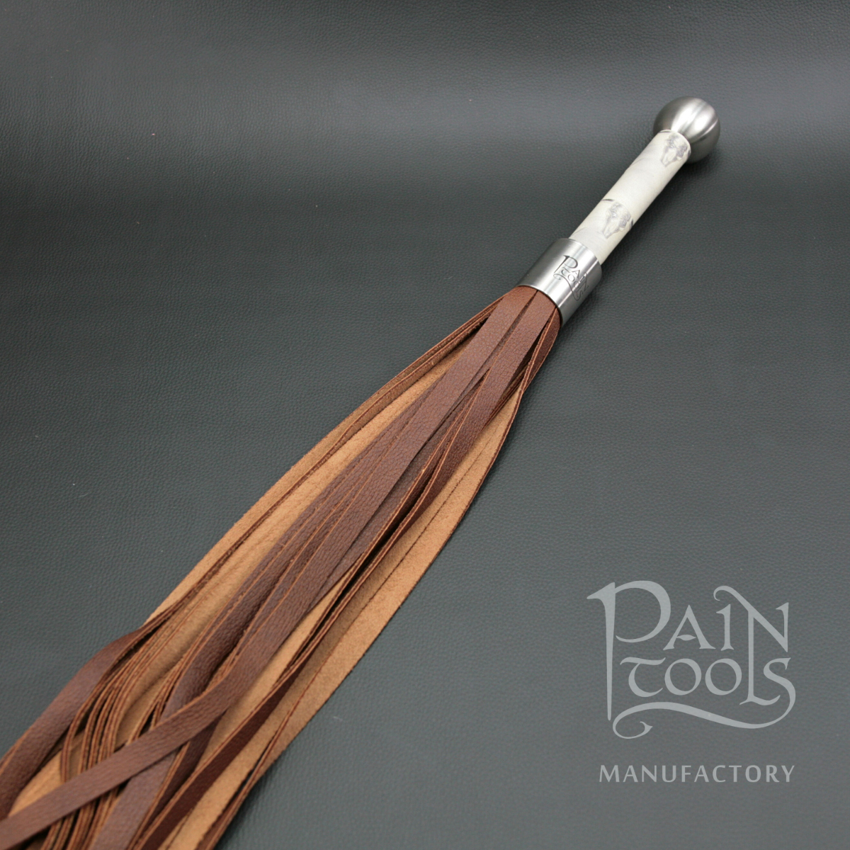 Gentle_Giant_M15_chestnut_brown_-_white_Taurus__3.png