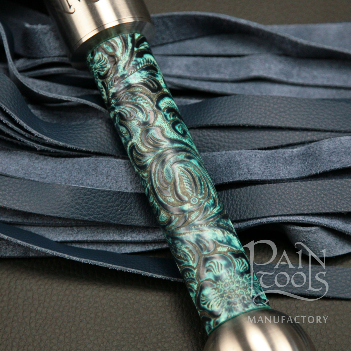 Taurus_classic_M15_blue_-_Trkis-blau_floraler_Griff.png