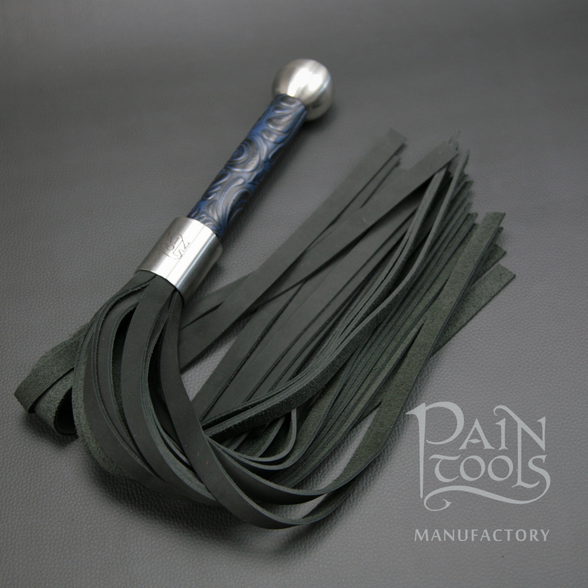 Taurus_extra_strong_M15_black_-_blue-black_floral.png